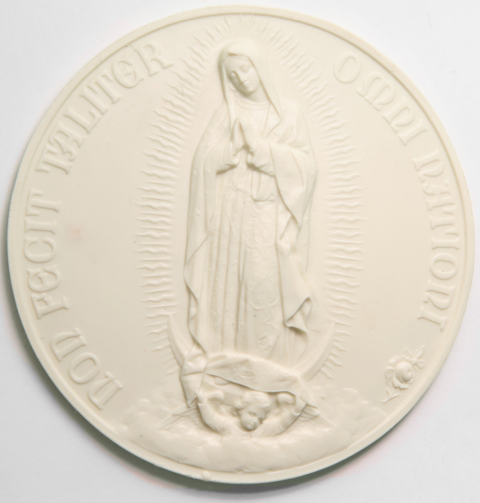 Resina para repujar medallon de la Virgen de Guadalupe